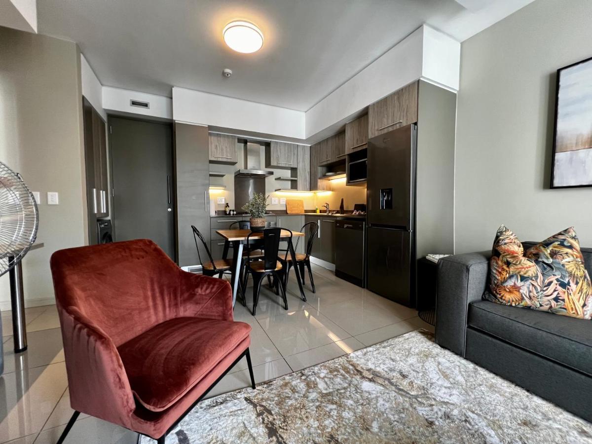 The Tyrwhitt Rosebank Apartments (Adults Only) Johannesburg Luaran gambar